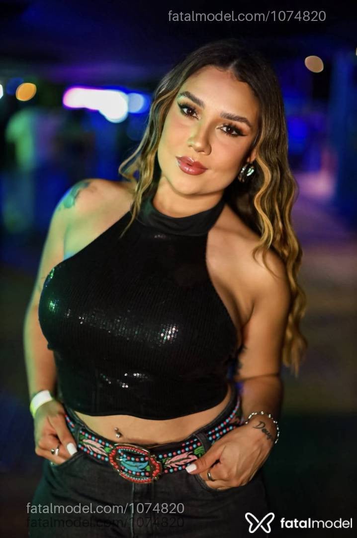 Acompanhante mulher morena (o) de olhos castanhos - Emanuelle