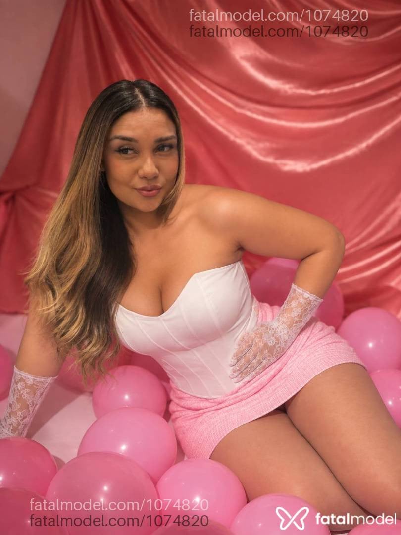 Acompanhante mulher morena (o) de olhos castanhos - Emanuelle