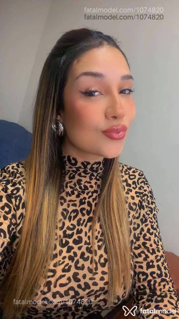 Acompanhante mulher morena (o) de olhos castanhos - Emanuelle