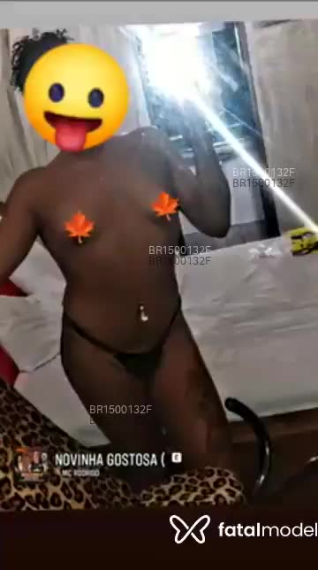 Acompanhante mulher trans com cabelo colorido de olhos castanhos em Patrocínio Acompanhante mulher trans com cabelo colorido de olhos castanhos em Patrocínio - Jadeh martins