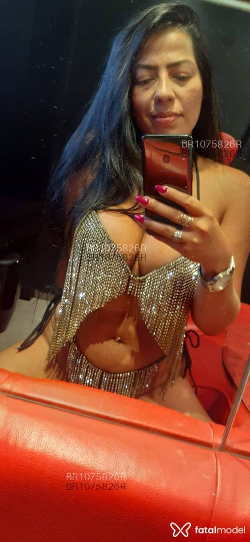 Acompanhante mulher com cabelo castanho de olhos castanhos em Santa Rosa - Jennifer Ferraz