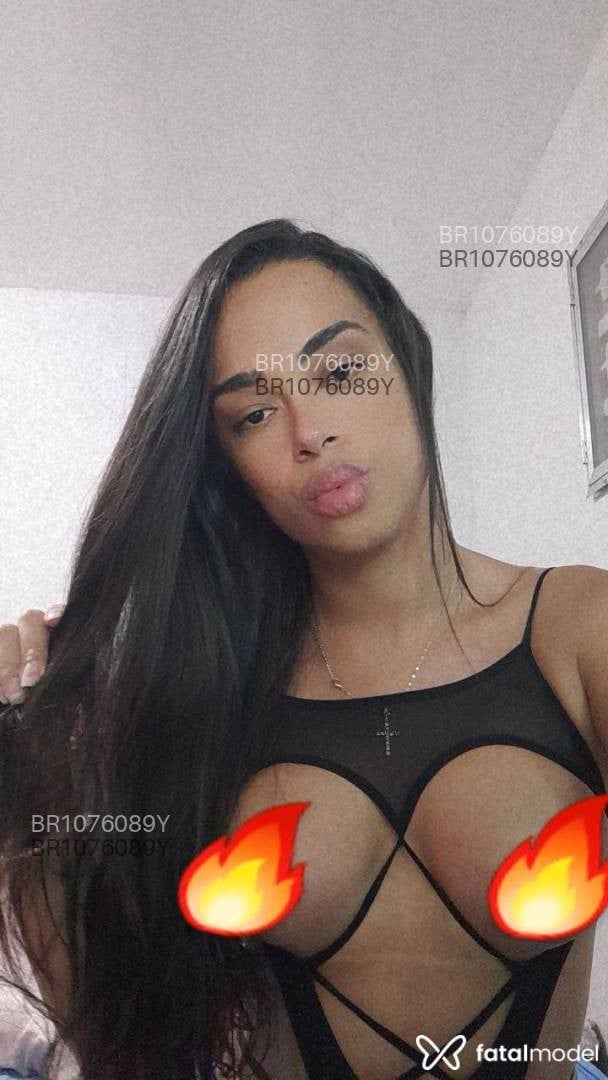 Acompanhante travesti com cabelo castanho de olhos castanhos em Viçosa Acompanhante travesti com cabelo castanho de olhos castanhos em Viçosa - Nicoly
