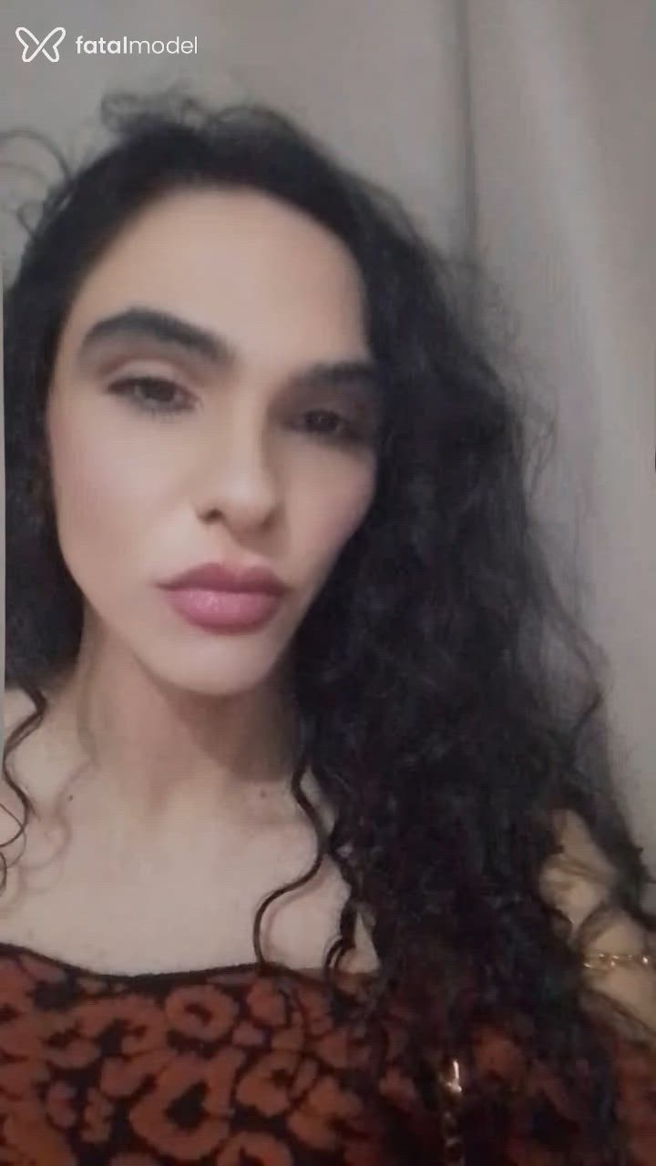 Acompanhante mulher trans morena (o) de olhos castanhos - Maíra