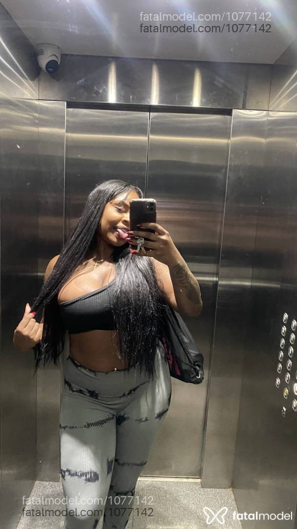 Acompanhante mulher com cabelo castanho de olhos castanhos - Jade