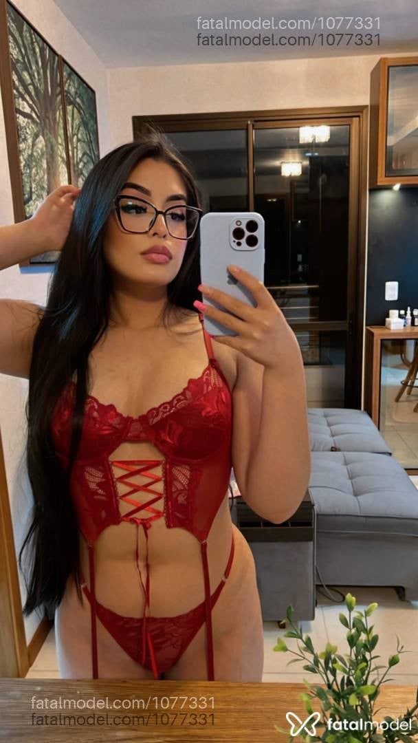 Acompanhante mulher com cabelo castanho de olhos castanhos - Gabriela Ferraz Acompanhante mulher com cabelo castanho de olhos castanhos - Gabriela Ferraz