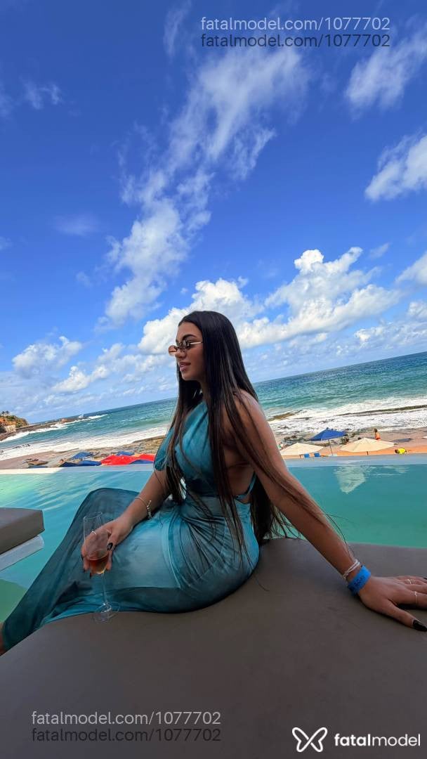 Acompanhante mulher morena (o) de olhos mel - Nicolle Rayssa