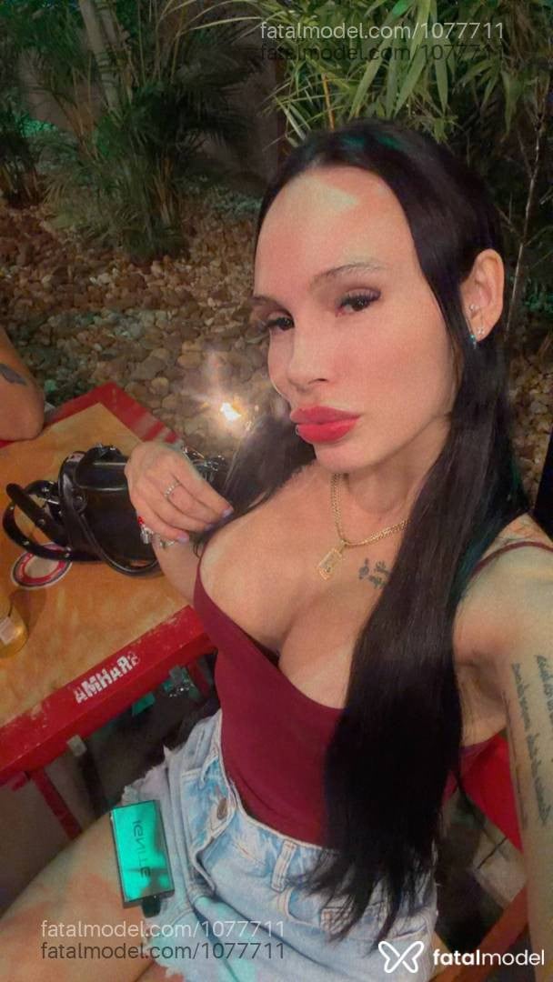 Acompanhante mulher morena (o) de olhos castanhos - Julliana