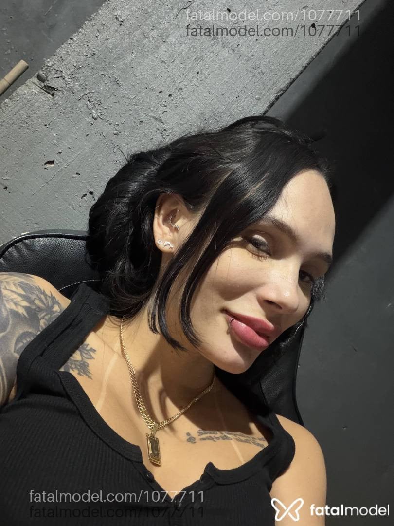 Acompanhante mulher morena (o) de olhos castanhos - Julliana