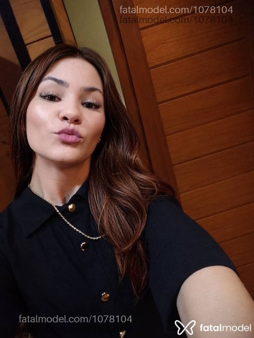 Acompanhante mulher com cabelo castanho de olhos castanhos - Luh