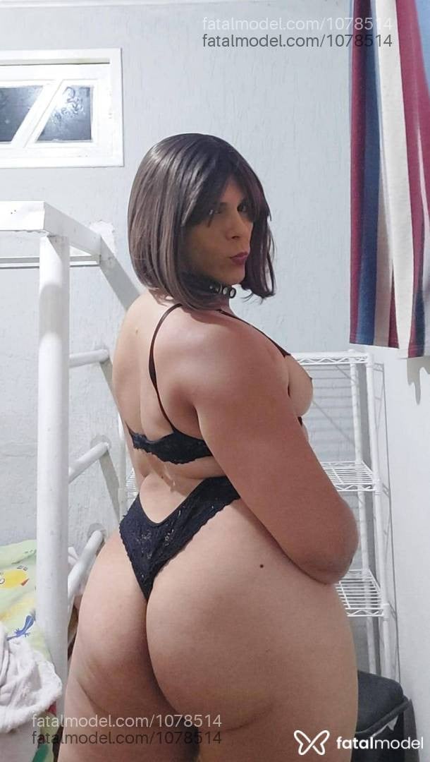 Acompanhante mulher trans com cabelo castanho de olhos castanhos em Macaé - Alicia