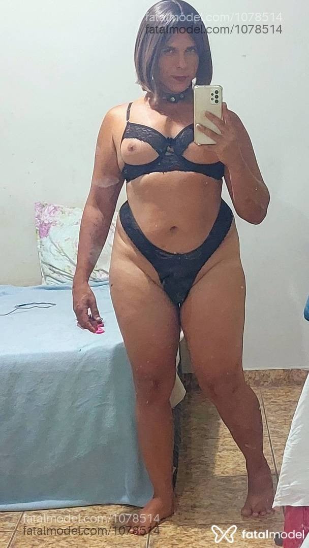 Acompanhante mulher trans com cabelo castanho de olhos castanhos em Macaé - Alicia