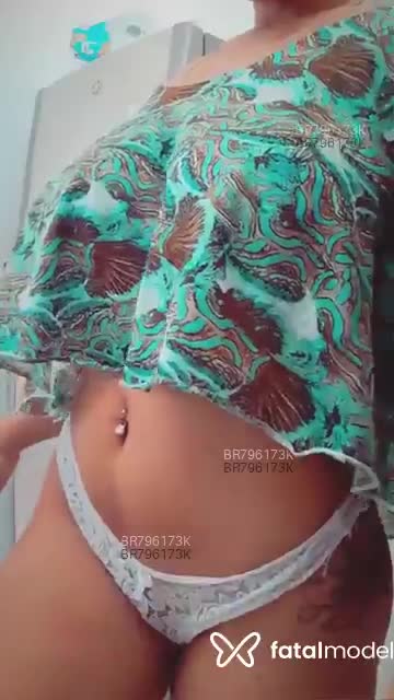 Acompanhante mulher morena (o) de olhos castanhos em Virtual Acompanhante mulher morena (o) de olhos castanhos em Virtual - Melissa