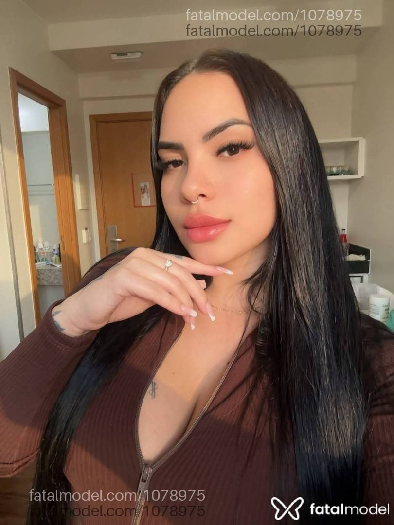Acompanhante mulher morena (o) de olhos castanhos - Brunna Monteiro