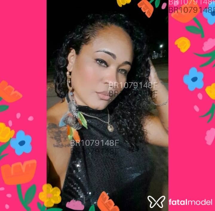 Acompanhante mulher morena (o) de olhos verdes - Drika Nunes