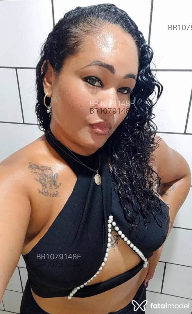 Acompanhante mulher morena (o) de olhos verdes - Drika Nunes