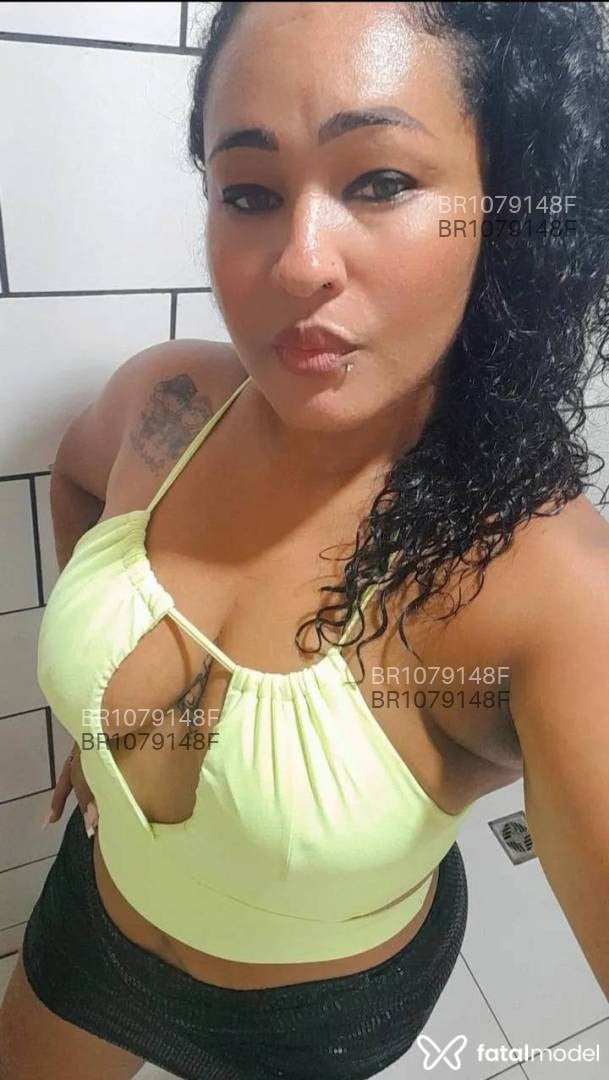 Acompanhante mulher morena (o) de olhos verdes - Drika Nunes
