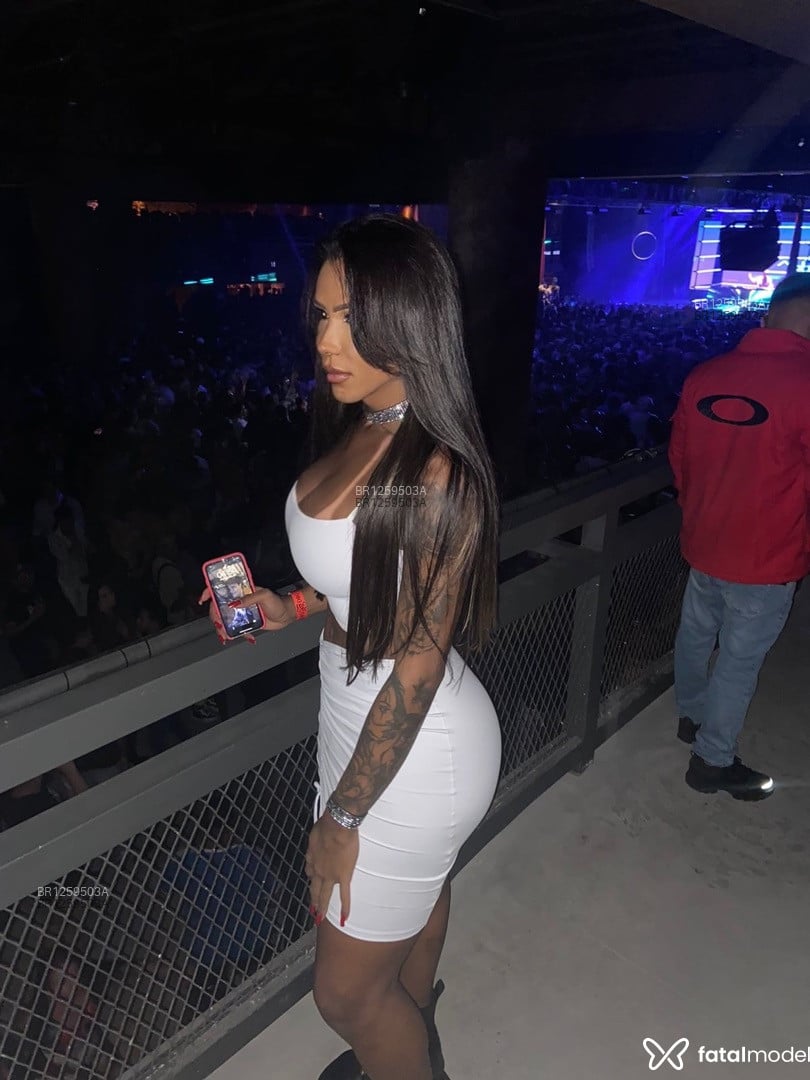Acompanhante mulher trans com cabelo castanho de olhos castanhos em Belo Horizonte - Jhennifer Mansur
