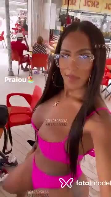 Acompanhante mulher trans com cabelo castanho de olhos castanhos em Belo Horizonte - Jhennifer Mansur