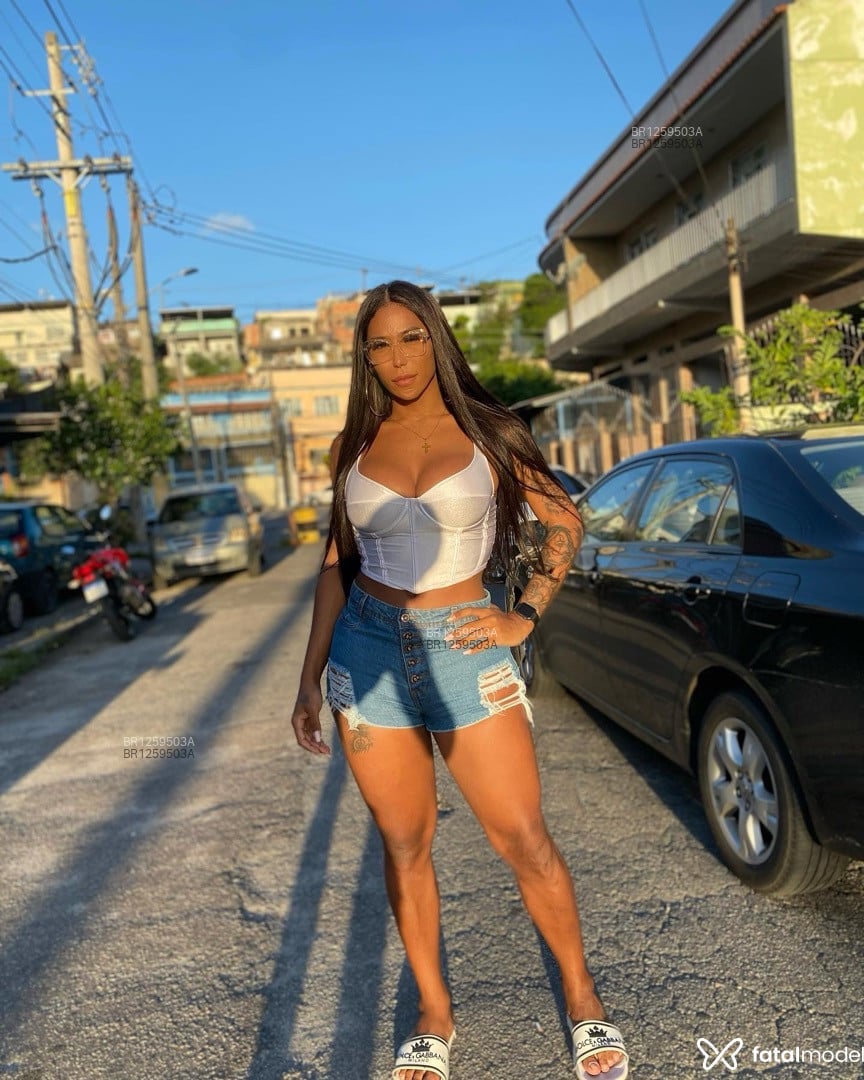 Acompanhante mulher trans com cabelo castanho de olhos castanhos em Belo Horizonte - Jhennifer Mansur