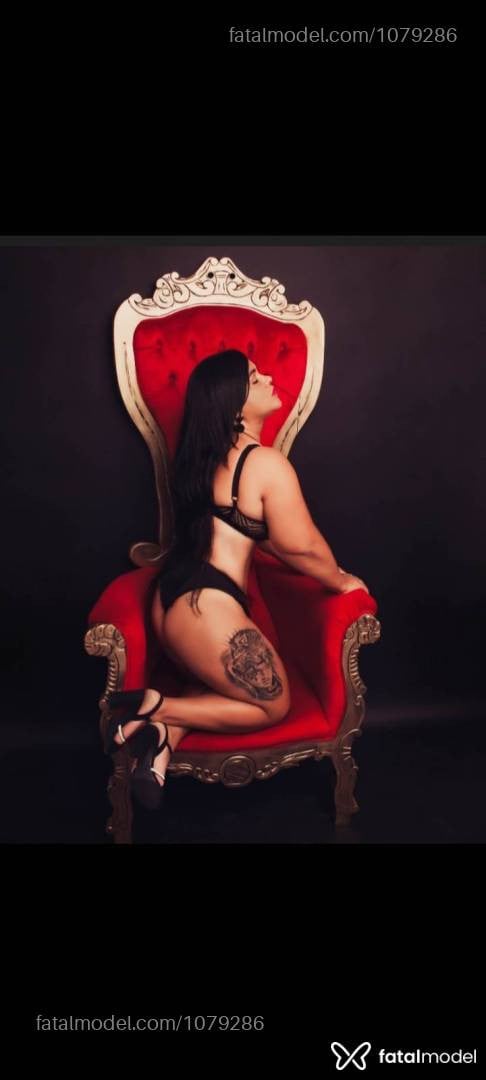 Acompanhante mulher com cabelo castanho de olhos castanhos - MONIKKE SOARES