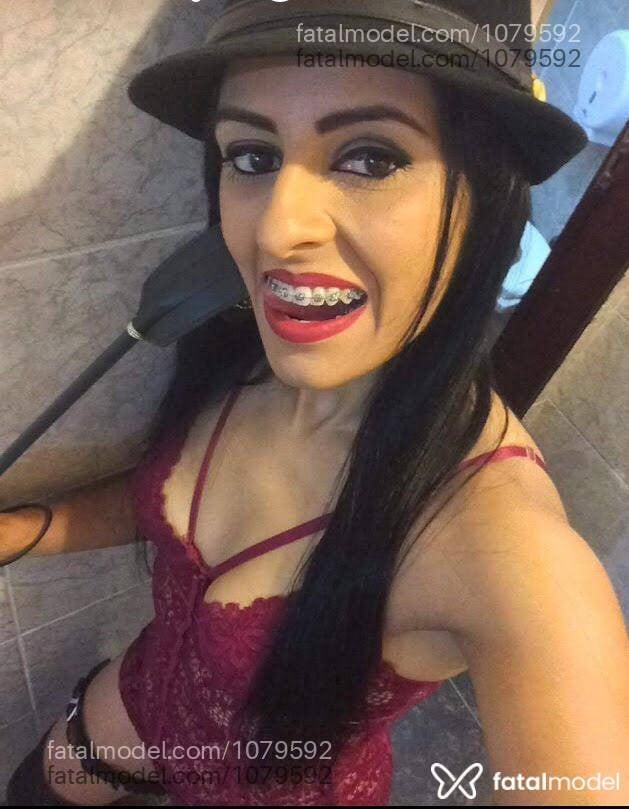 Acompanhante mulher morena (o) de olhos castanhos - Carol Mendes