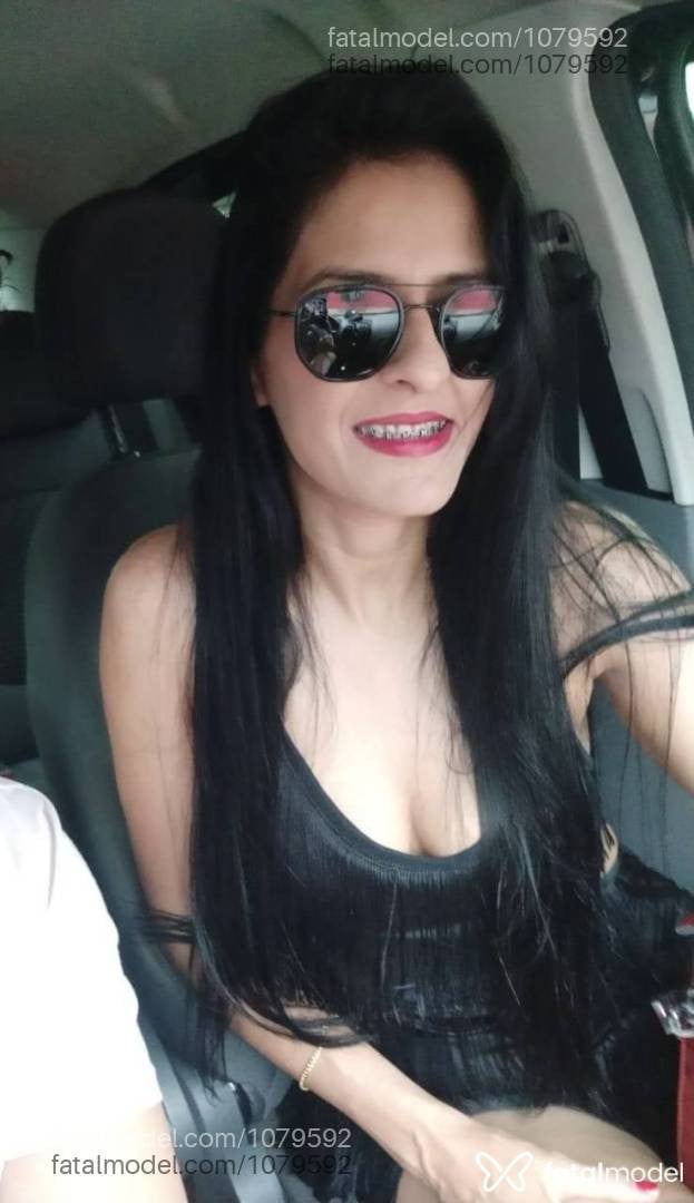 Acompanhante mulher morena (o) de olhos castanhos - Carol Mendes