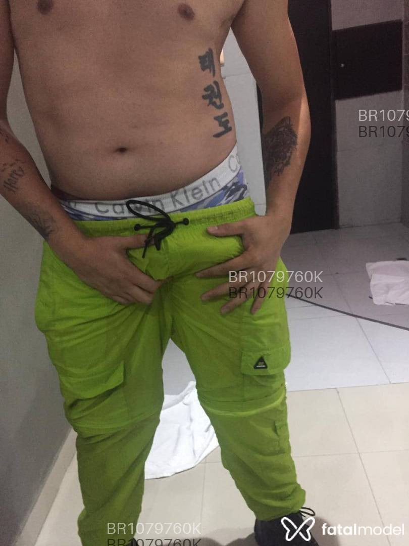 Acompanhante homem com cabelo castanho de olhos castanhos - Tiago Oliveira