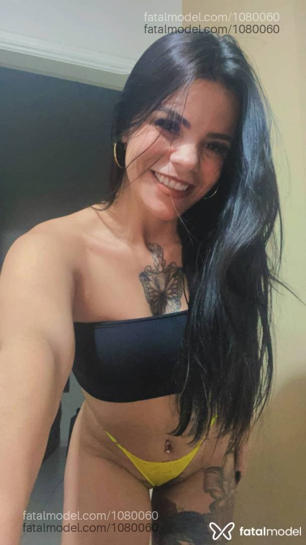 Acompanhante mulher morena (o) de olhos castanhos - Suzi Barth Gaucha