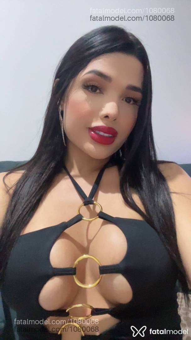 Acompanhante mulher trans morena (o) de olhos pretos - Cristal