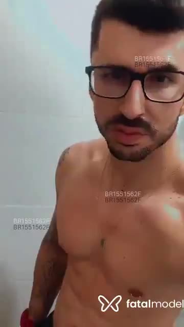 Acompanhante homem morena (o) de olhos castanhos em Virtual - Tetew
