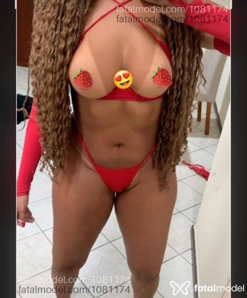 Acompanhante mulher com cabelo castanho de olhos pretos - Iza Kaya