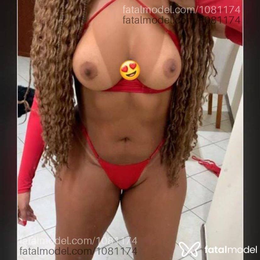 Acompanhante mulher com cabelo castanho de olhos pretos - Iza Kaya