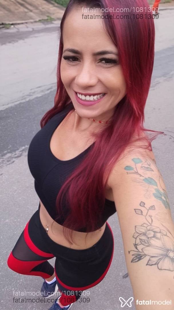 Acompanhante mulher ruiva (o) de olhos castanhos - Fernadinha