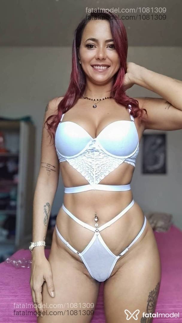 Acompanhante mulher ruiva (o) de olhos castanhos - Fernadinha