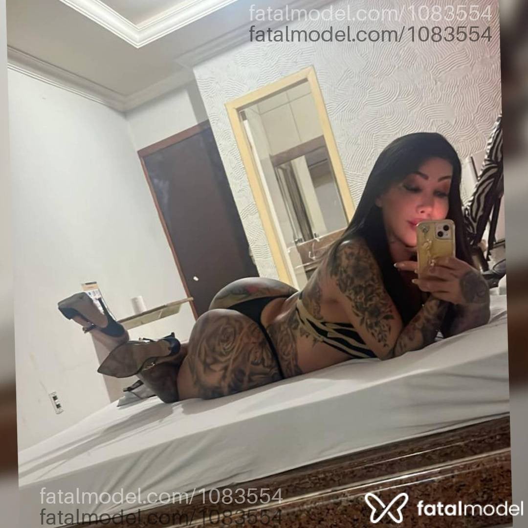 Acompanhante travesti loira (o) de olhos mel - Allana Marques