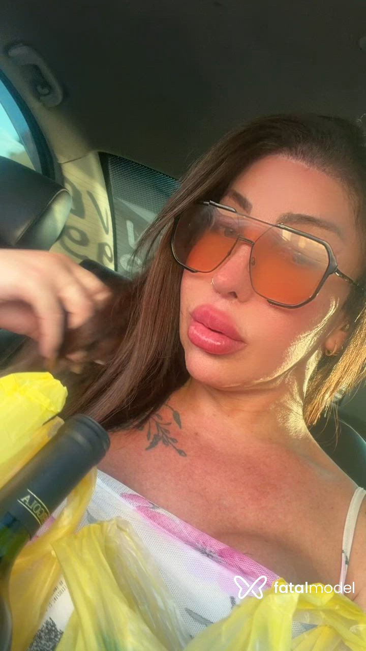 Acompanhante travesti loira (o) de olhos mel - Allana Marques