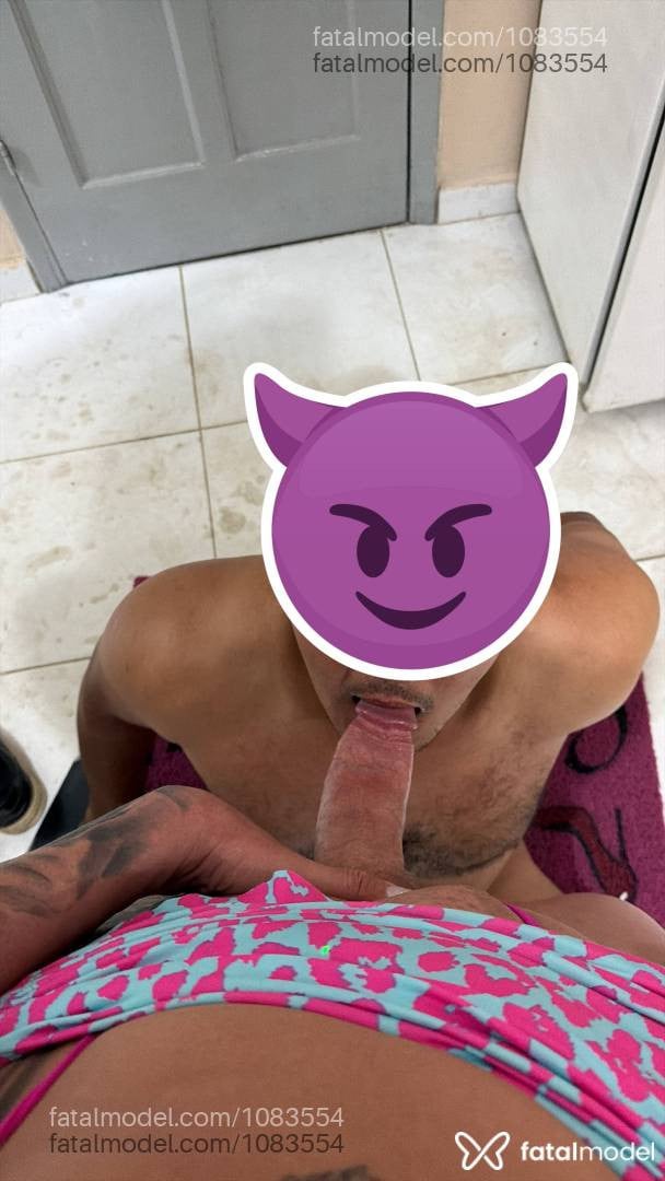 Acompanhante travesti loira (o) de olhos mel - Allana Marques