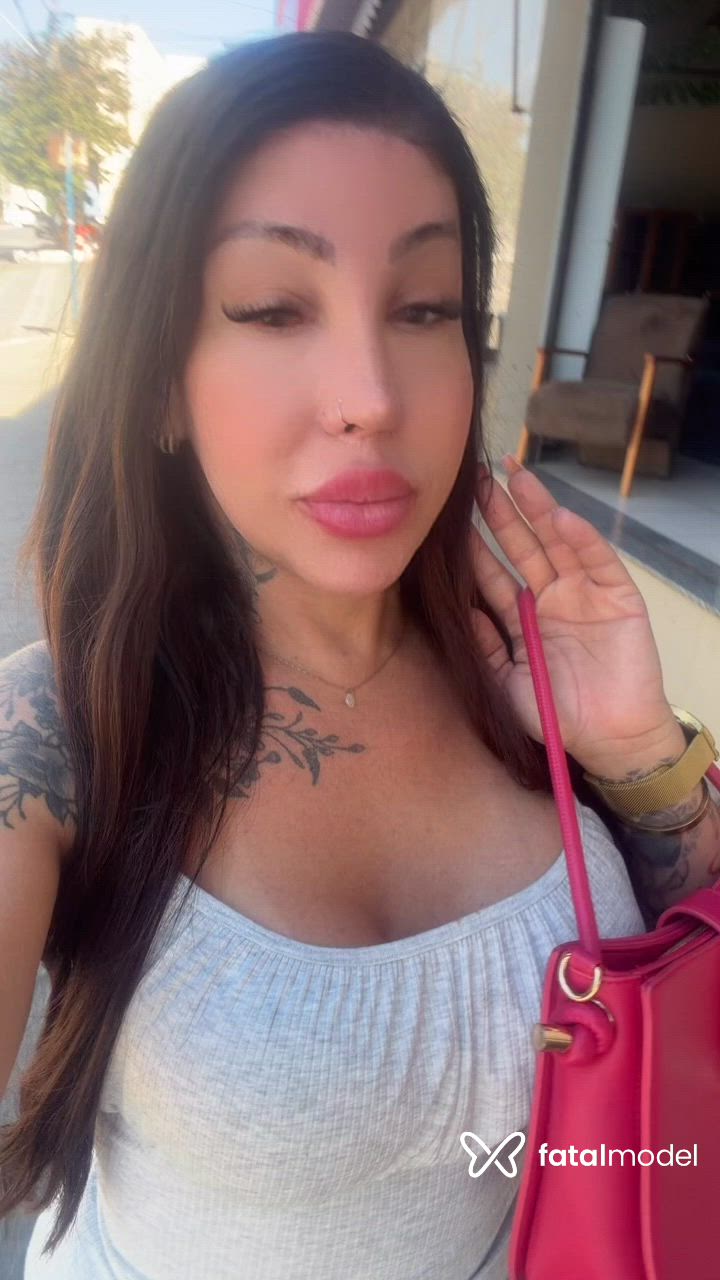 Acompanhante travesti loira (o) de olhos mel - Allana Marques