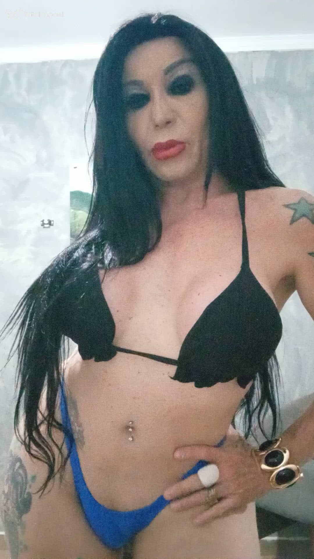 Acompanhante mulher trans com cabelo castanho de olhos castanhos - Amandhinha Ferraz