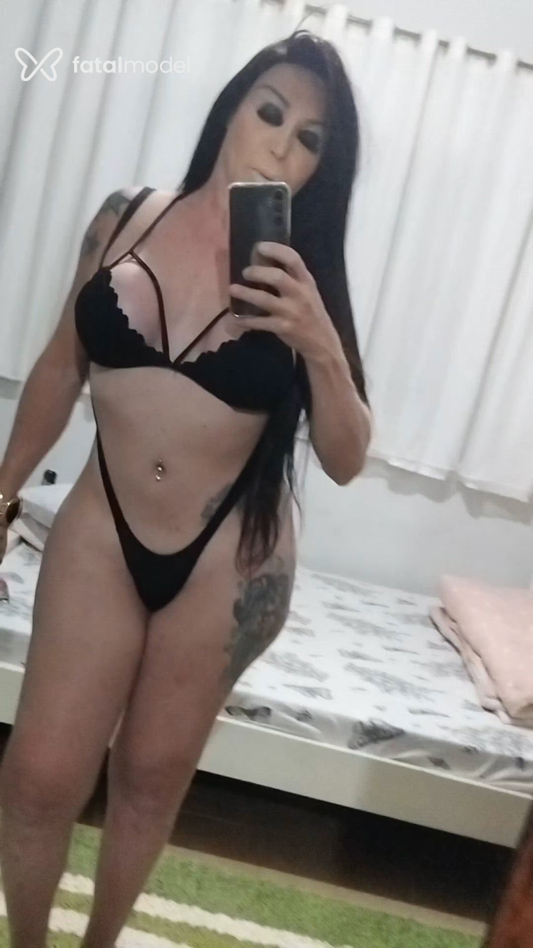 Acompanhante mulher trans com cabelo castanho de olhos castanhos - Ella Ferraz Acompanhante mulher trans com cabelo castanho de olhos castanhos - Ella Ferraz