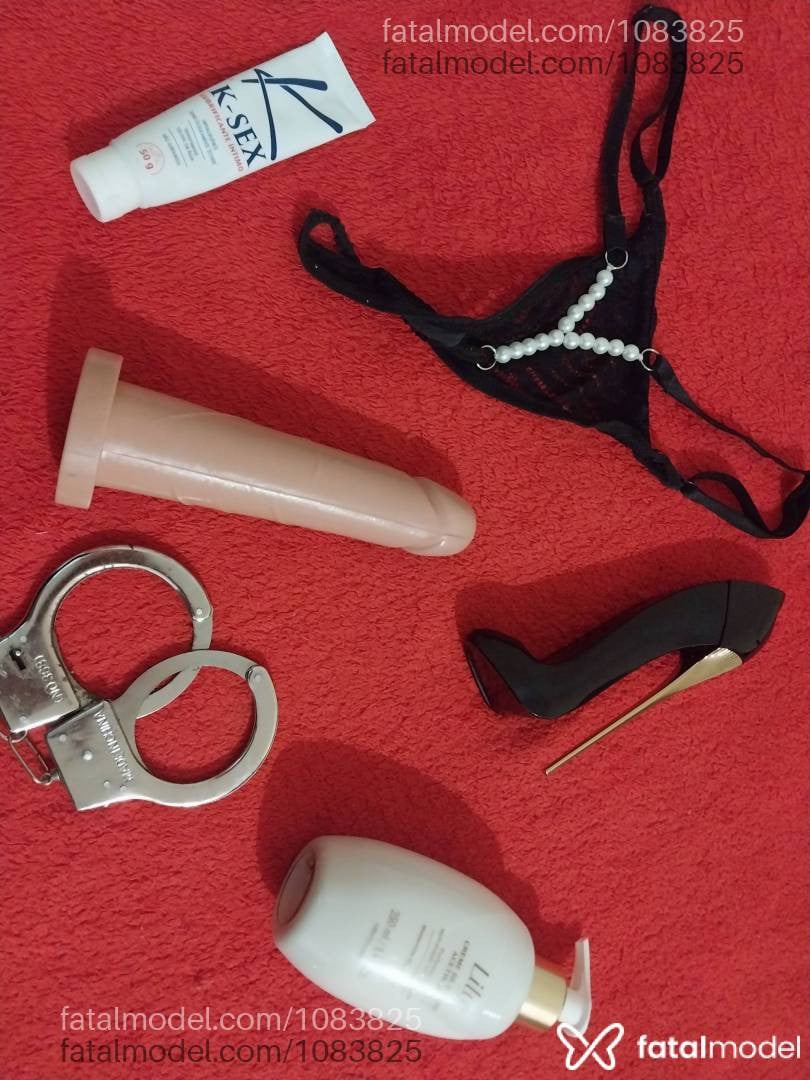 Acompanhante mulher morena (o) de olhos castanhos - Poly