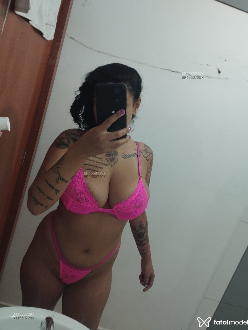 Acompanhante mulher morena (o) de olhos castanhos em São José do Rio Preto - Letícia