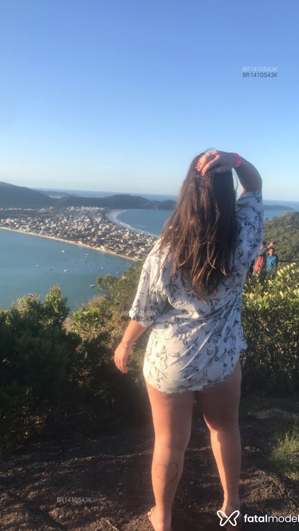 Acompanhante mulher com cabelo castanho de olhos verdes em Virtual Acompanhante mulher com cabelo castanho de olhos verdes em Virtual - Sophia Bittencour
