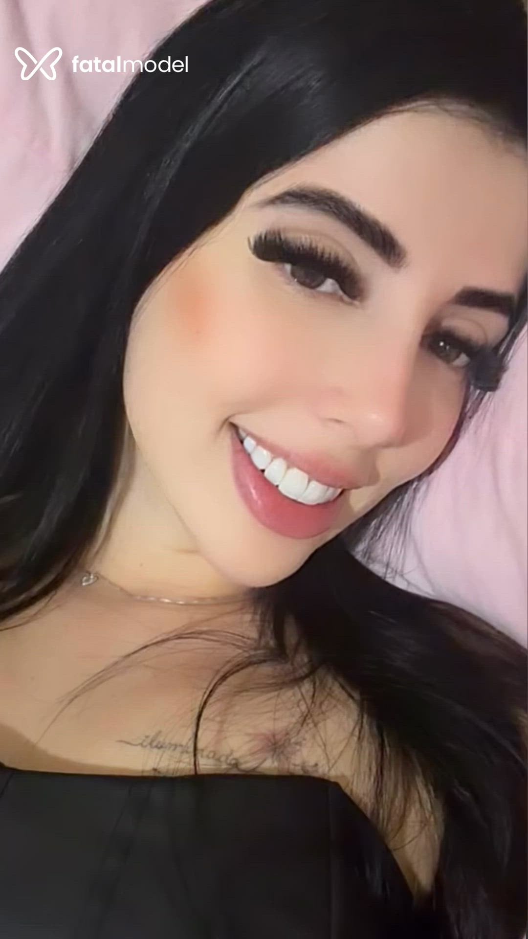 Acompanhante mulher com cabelo castanho de olhos mel - Eduarda Dellamari