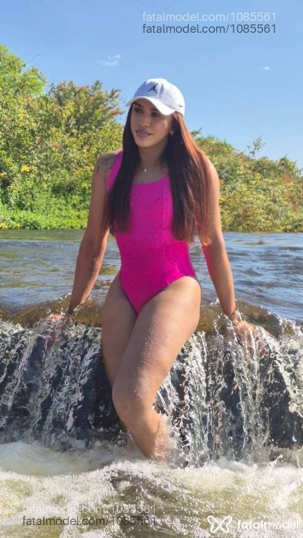 Acompanhante travesti morena (o) de olhos castanhos - Myrella Pereira