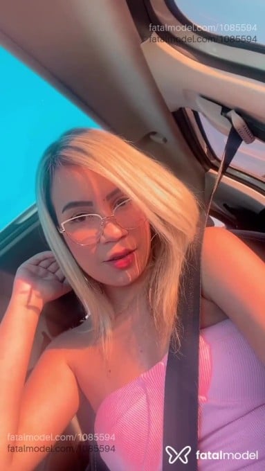 Acompanhante mulher loira (o) de olhos castanhos em Joinville - Lorena Neves