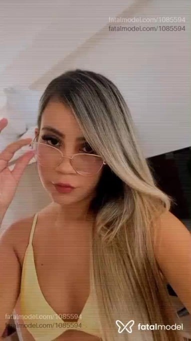 Acompanhante mulher loira (o) de olhos castanhos em Joinville - Lorena Neves