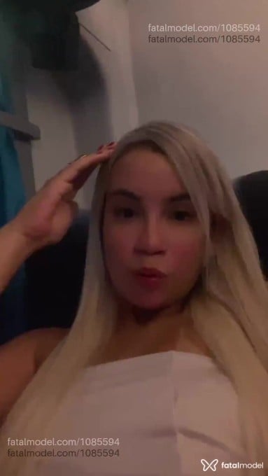 Acompanhante mulher loira (o) de olhos castanhos em Joinville - Lorena Neves
