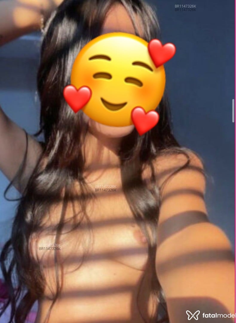 Acompanhante mulher morena (o) de olhos castanhos em Itapema - Marina