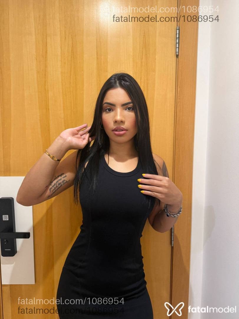 Acompanhante mulher com cabelo castanho de olhos castanhos - Isadora